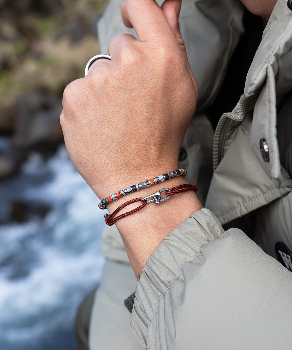 Daunting Dean Velvet Red | Silver